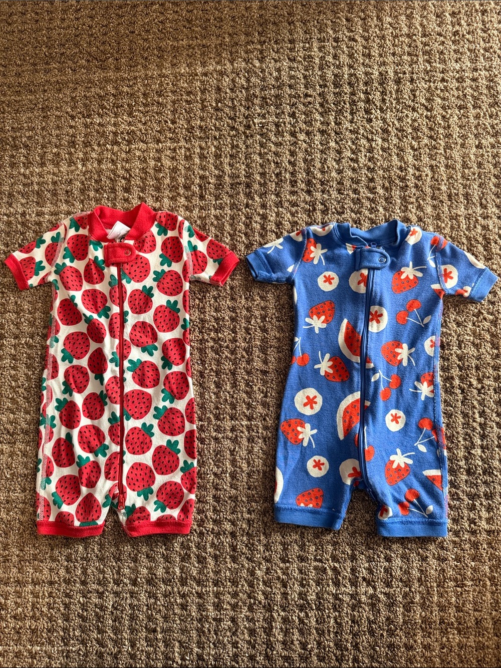 Bundle of 2Hanna Andersson short sleepers - sixe 6-12m